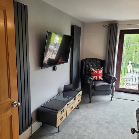 Luxury Penthouse On Waterside Апартаменты