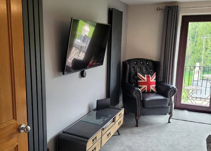 Luxury Penthouse On Waterside Апартаменты