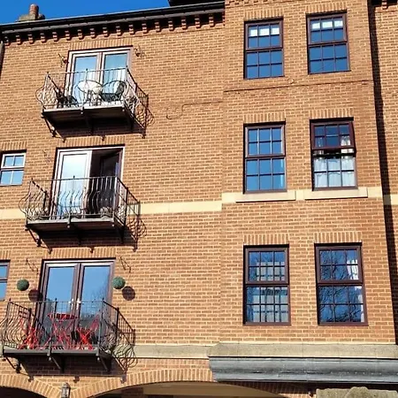 Luxury Penthouse On Waterside Knaresborough