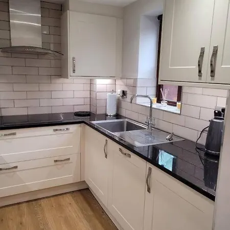 Luxury Penthouse On Waterside *